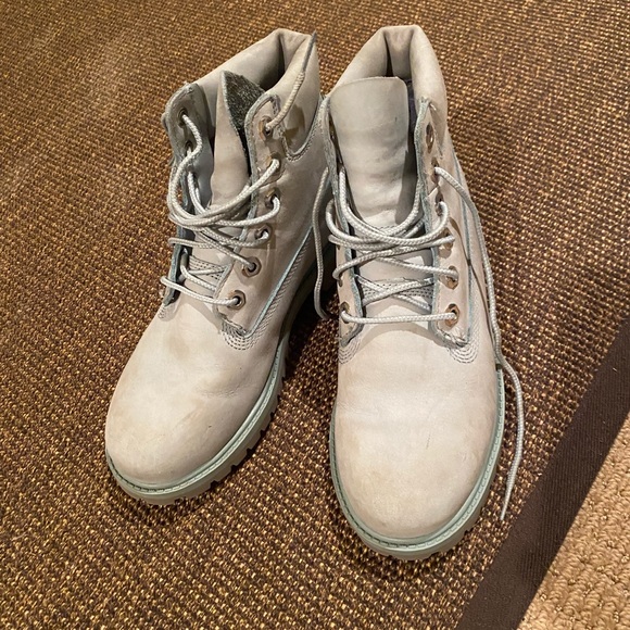 Timberland shoes for boys or girls, size 4. Color is light blue. Good condition - Picture 11 of 11